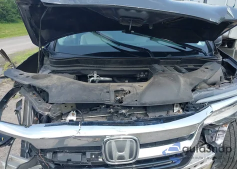 2019 Honda Pilot Touring из США, поврежденный, VIN 5FNYF6H60KB000453